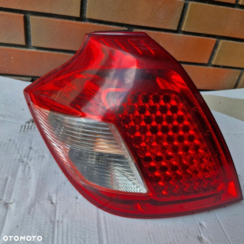 Kia CEED I LIFT 92401-1H0 LAMPA LEWY TYŁ - 1