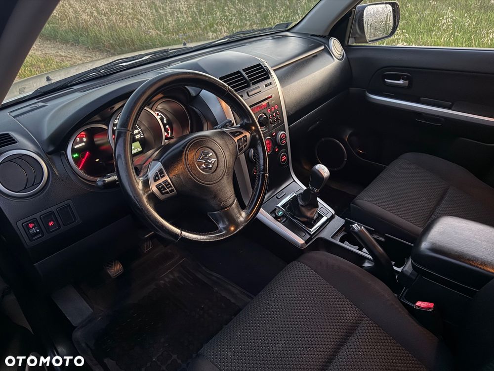 Suzuki Grand Vitara 2.4 Comfort - 11