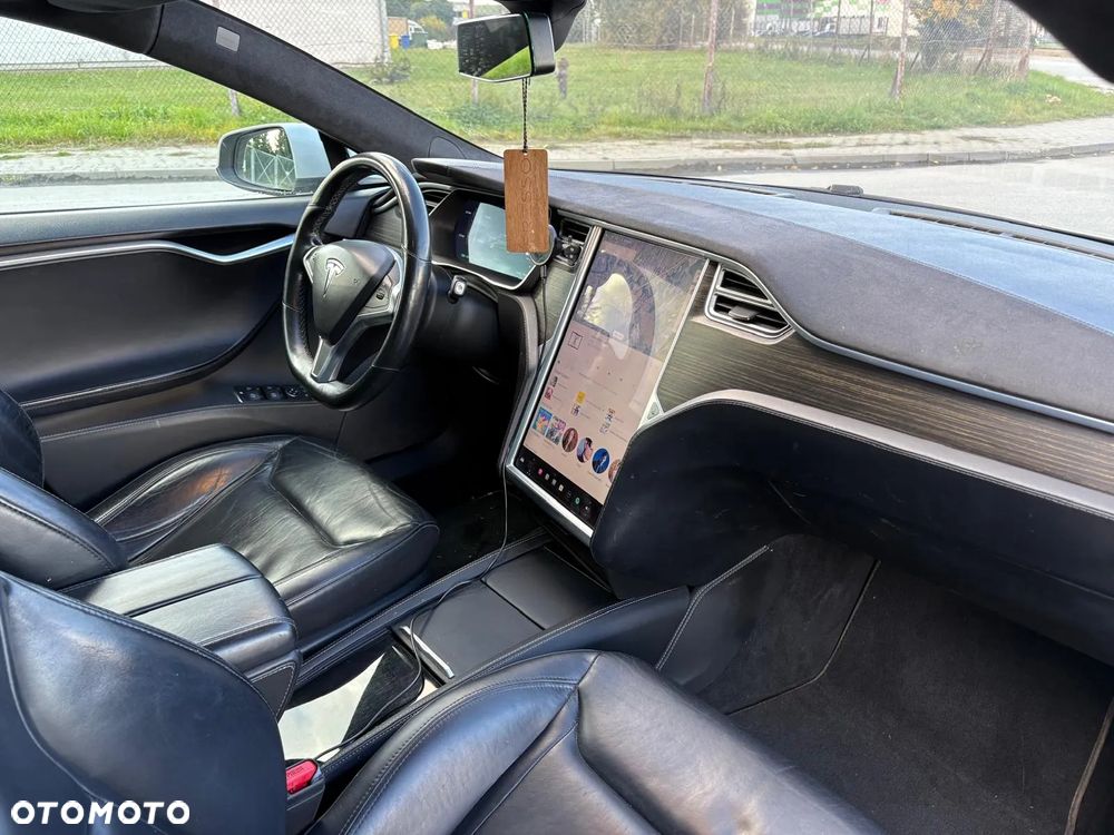 Tesla Model S D Performance - 15