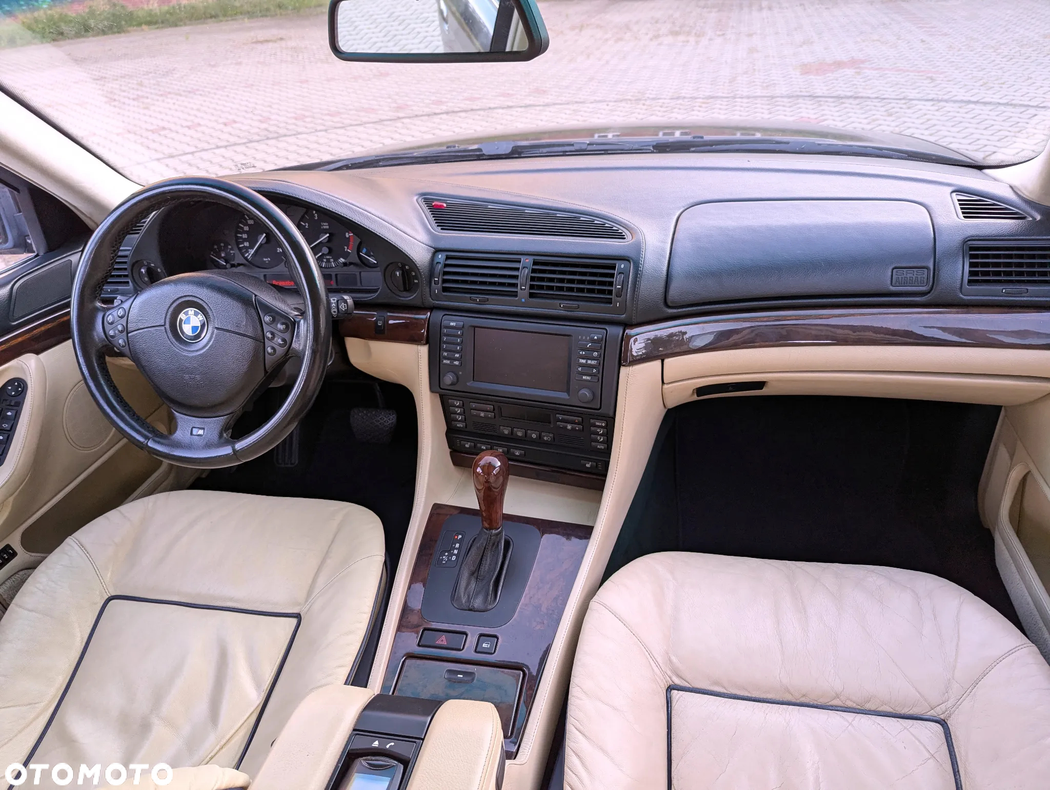 BMW Seria 7 750i - 17