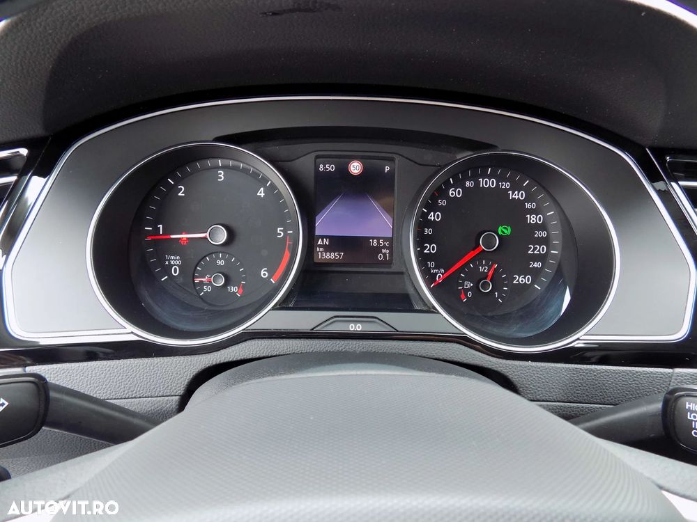 Volkswagen Passat 2.0 TDI SCR DSG Business - 12