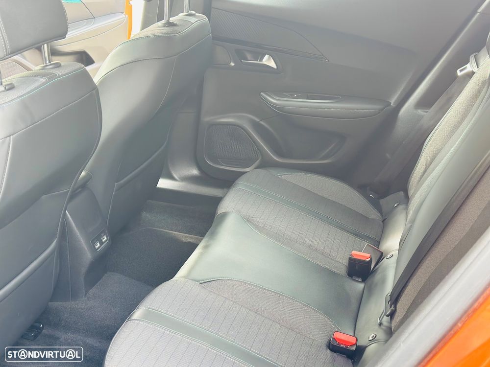 Peugeot 2008 1.2 PureTech Allure Pack - 6