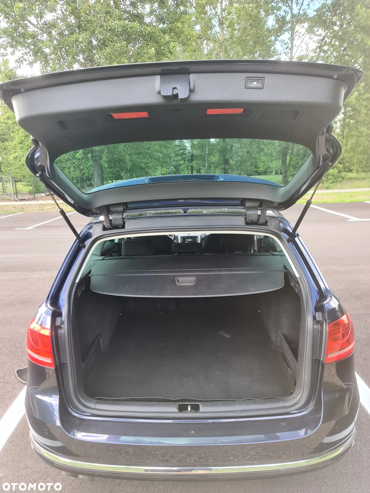 Volkswagen Passat Variant 2.0 TDI BlueMotion Technology R-Line - 10