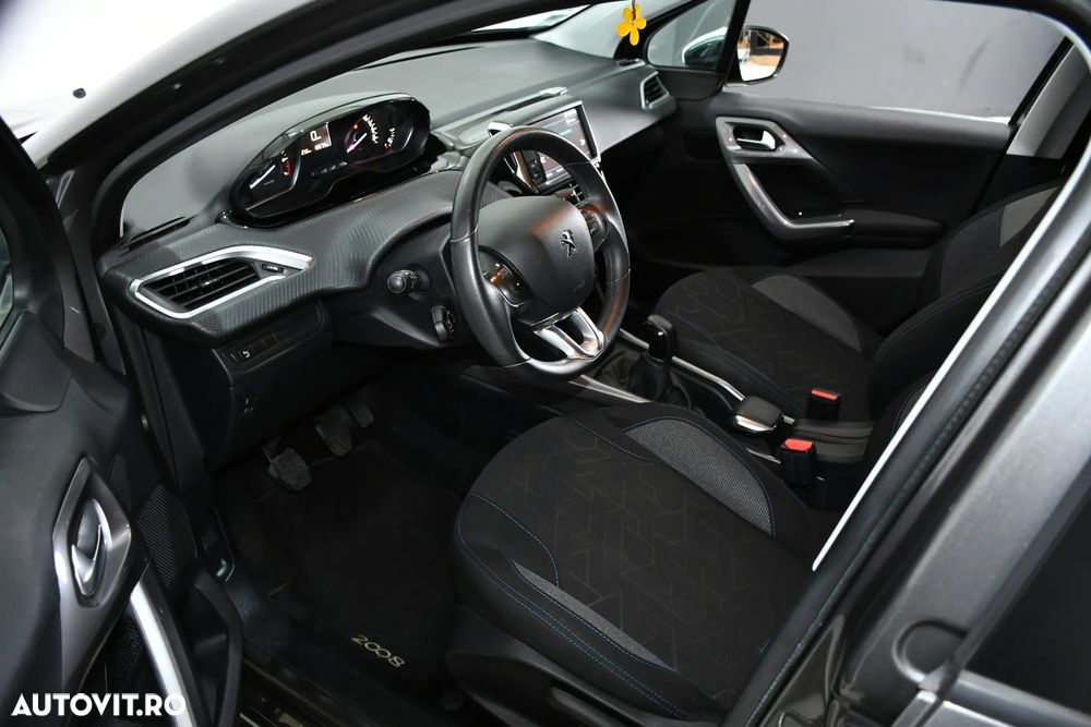 Peugeot 2008 PureTech 82 Style - 16