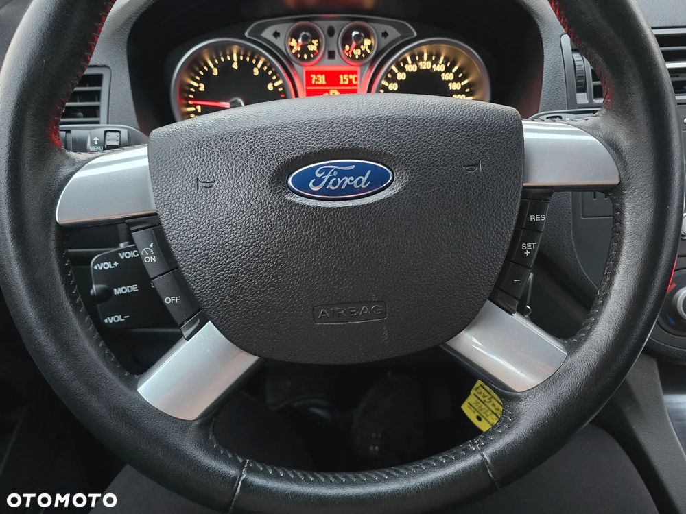 Ford C-MAX 1.8 Titanium - 32