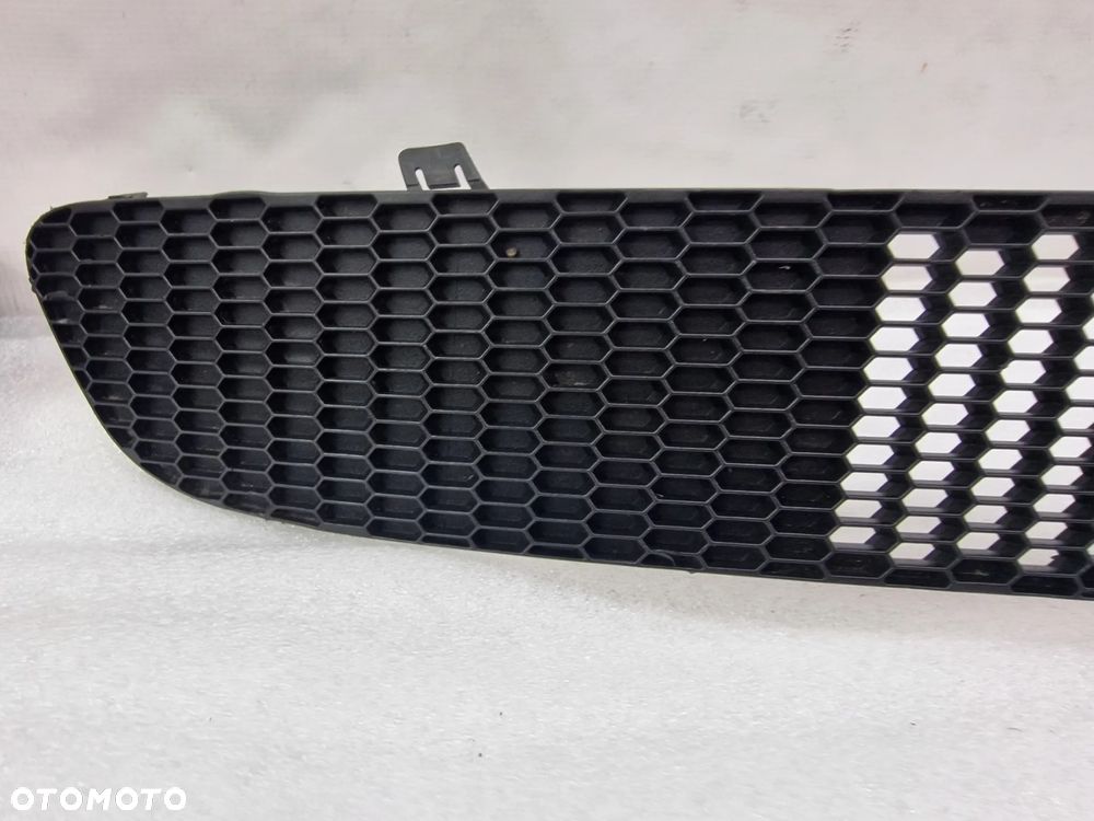 NISSAN ALMERA N16 LIFT 02- KRATKA ŚRODKOWA , NR 62254BN700 / 9555M010 , NR AUKCJI KR523 - 5