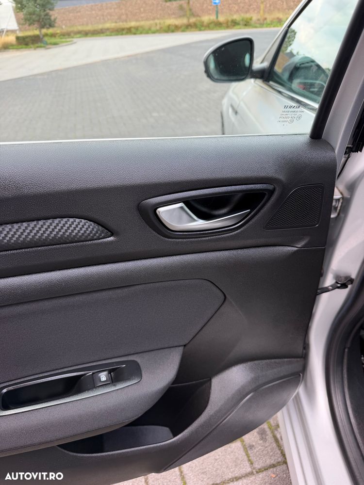 Renault Megane BLUE dCi Zen - 25
