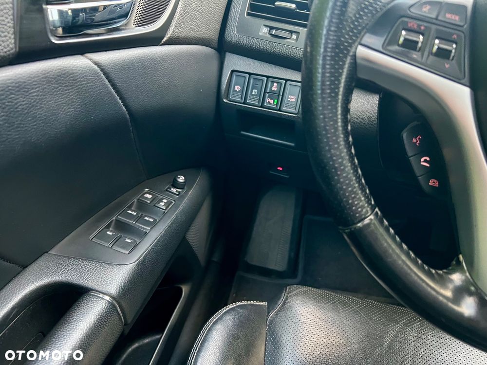 Suzuki Kizashi 2.4 Sport 4WD CVT - 11