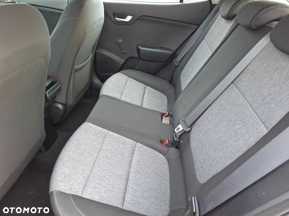 Kia Stonic - 24
