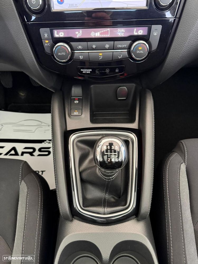 Nissan Qashqai 1.5 dCi N-Connecta 18 - 14