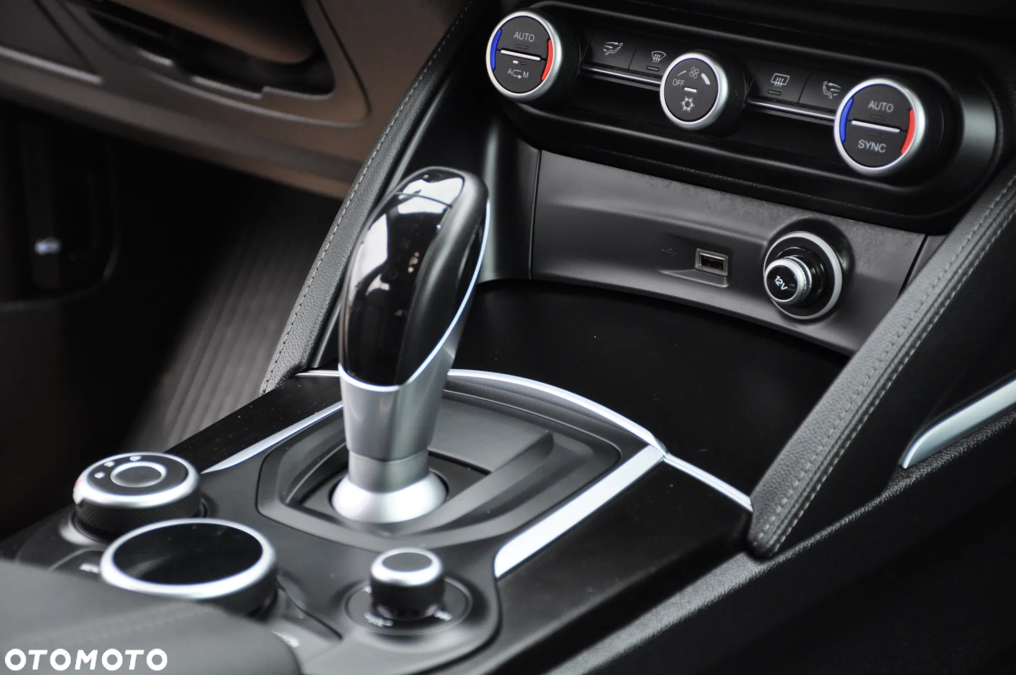 Alfa Romeo Stelvio 2.0 Turbo 16V AT8-Q4 Executive - 39