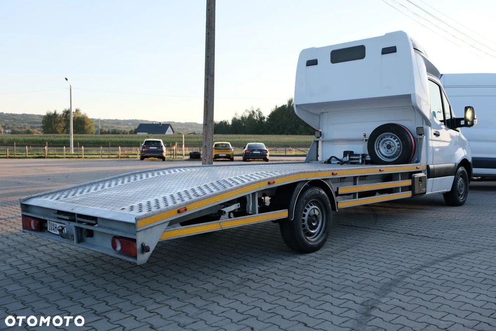 Mercedes-Benz SPRINTER - 11