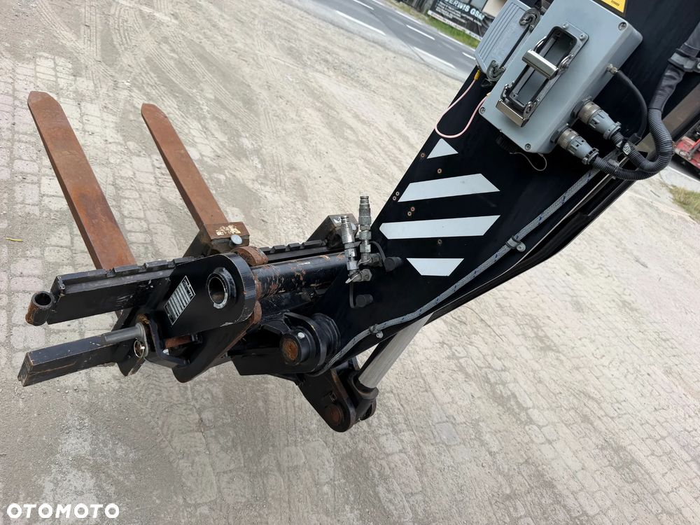 Manitou MRT 1840 Ładowarka Teleskopowa Obrotowa ROTO Dźwig Zwyżka 18 metrów wysuw. 4 tony Udźwig! Maszyna nie różni się od Nowej z Salonu! 2022rok, 1600 mtg.  Pilot zdalnego sterowania! Widły.  Aktualna DEKRA 2027 rok. skręt 4 koła KRAB. Auto-poziomowanie! małe gabaryty maszyny. Mała waga a potężny zasięg i udzwig! Pełna Dokumentacja do maszyny z serwisów CE itd! Maszyna po wszystkich Możliwych serwisach do 2027 roku. Wielka okazja. Ładowarka sprowadzona z Norwegii. Pracowała sporadycznie i lekko w urzędzie miejskim! Zerowe zużycie! - 17