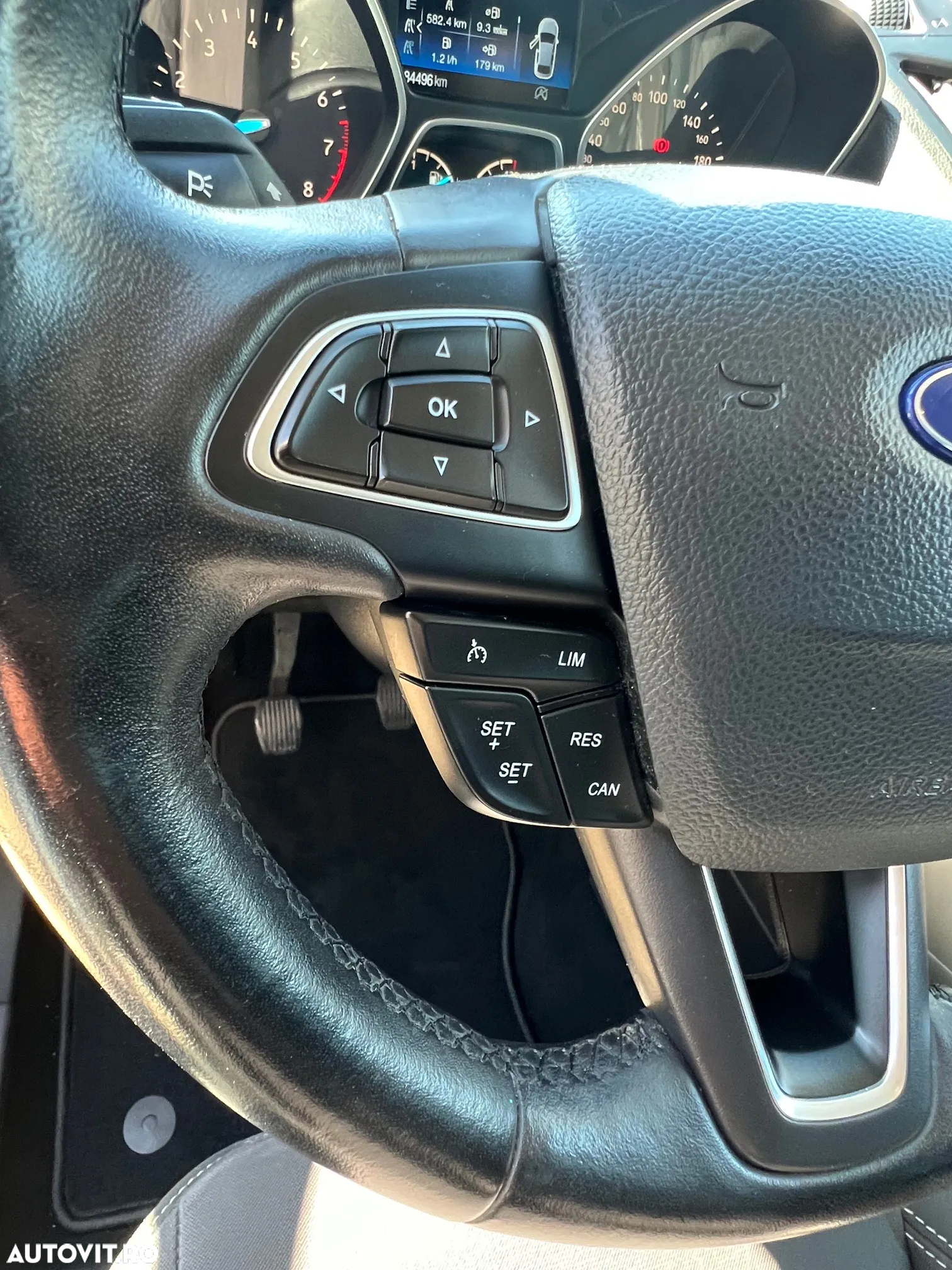 Ford Kuga - 10
