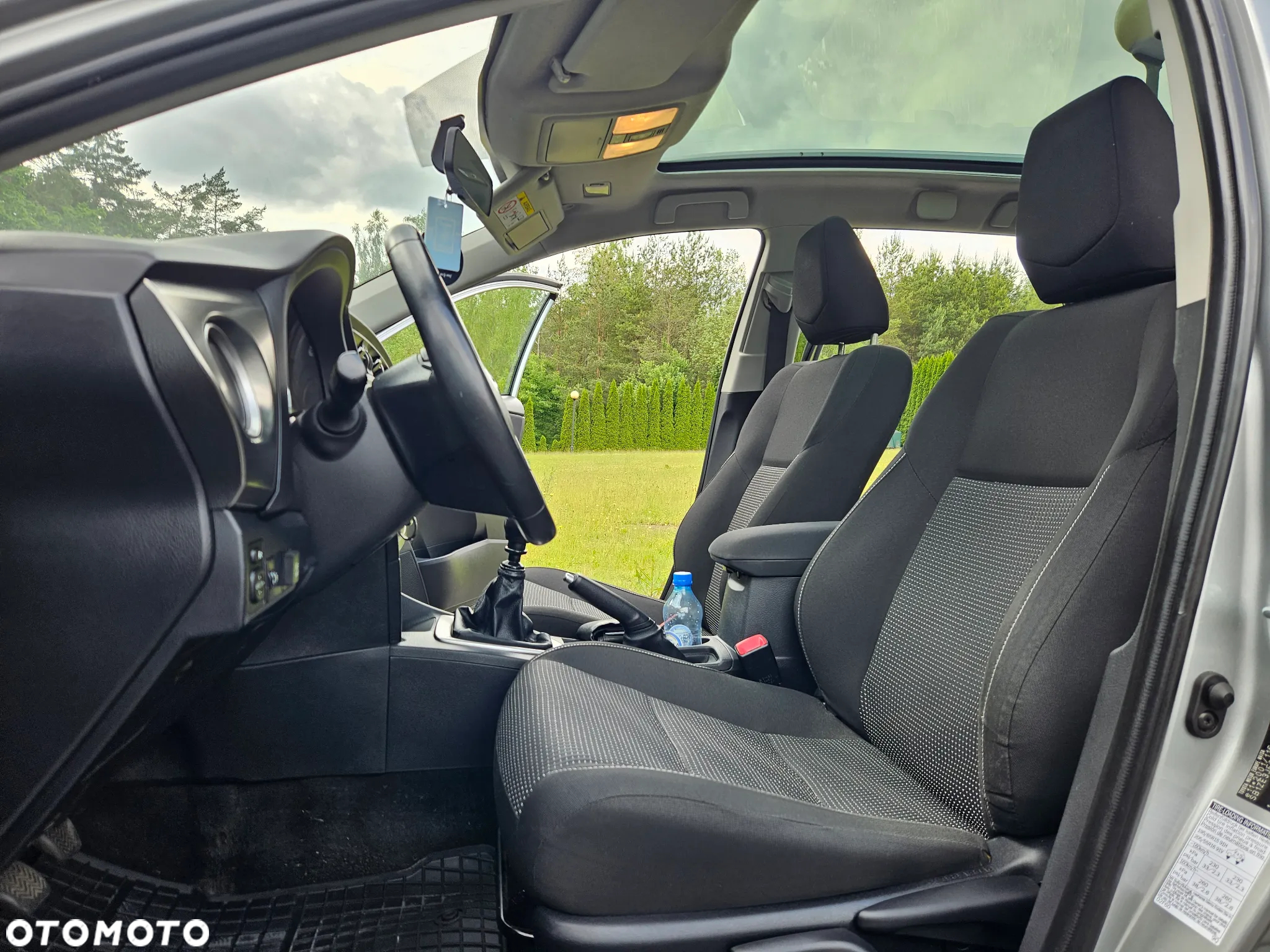 Toyota Auris 1.6 Premium - 17