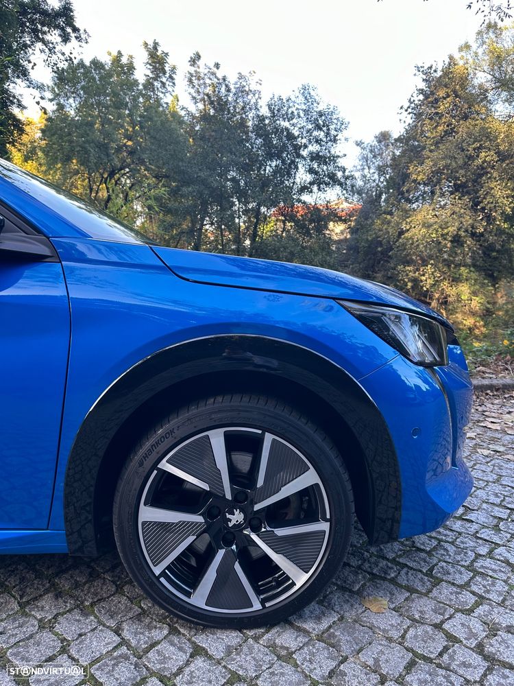 Peugeot e-208 GT - 10