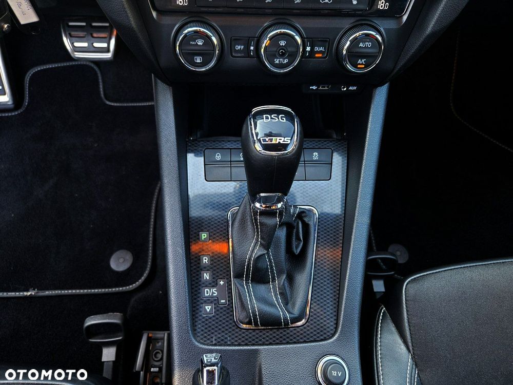 Skoda Octavia Combi 2.0 TDI DSG RS - 21