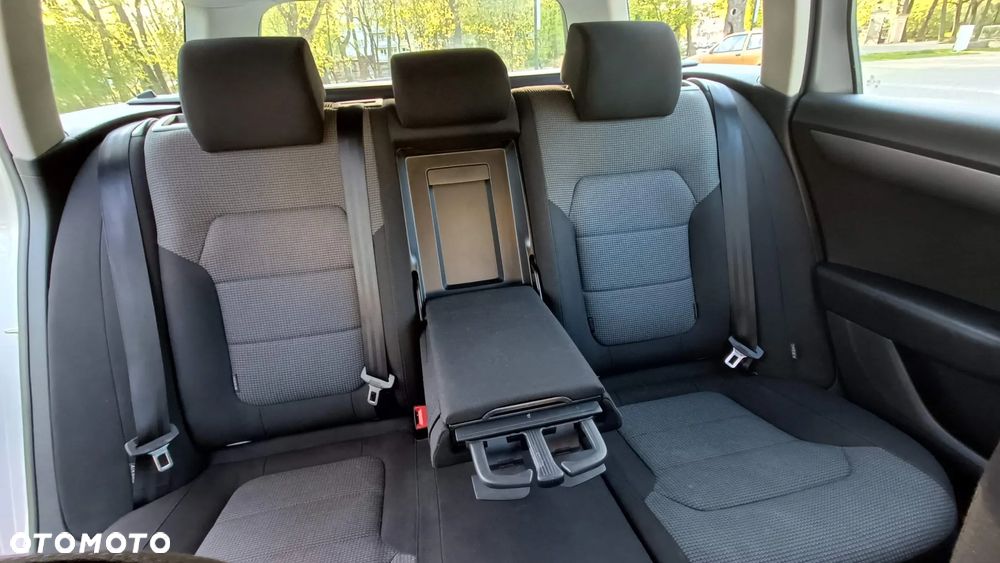 Volkswagen Passat 2.0 TDI Comfortline DSG - 9