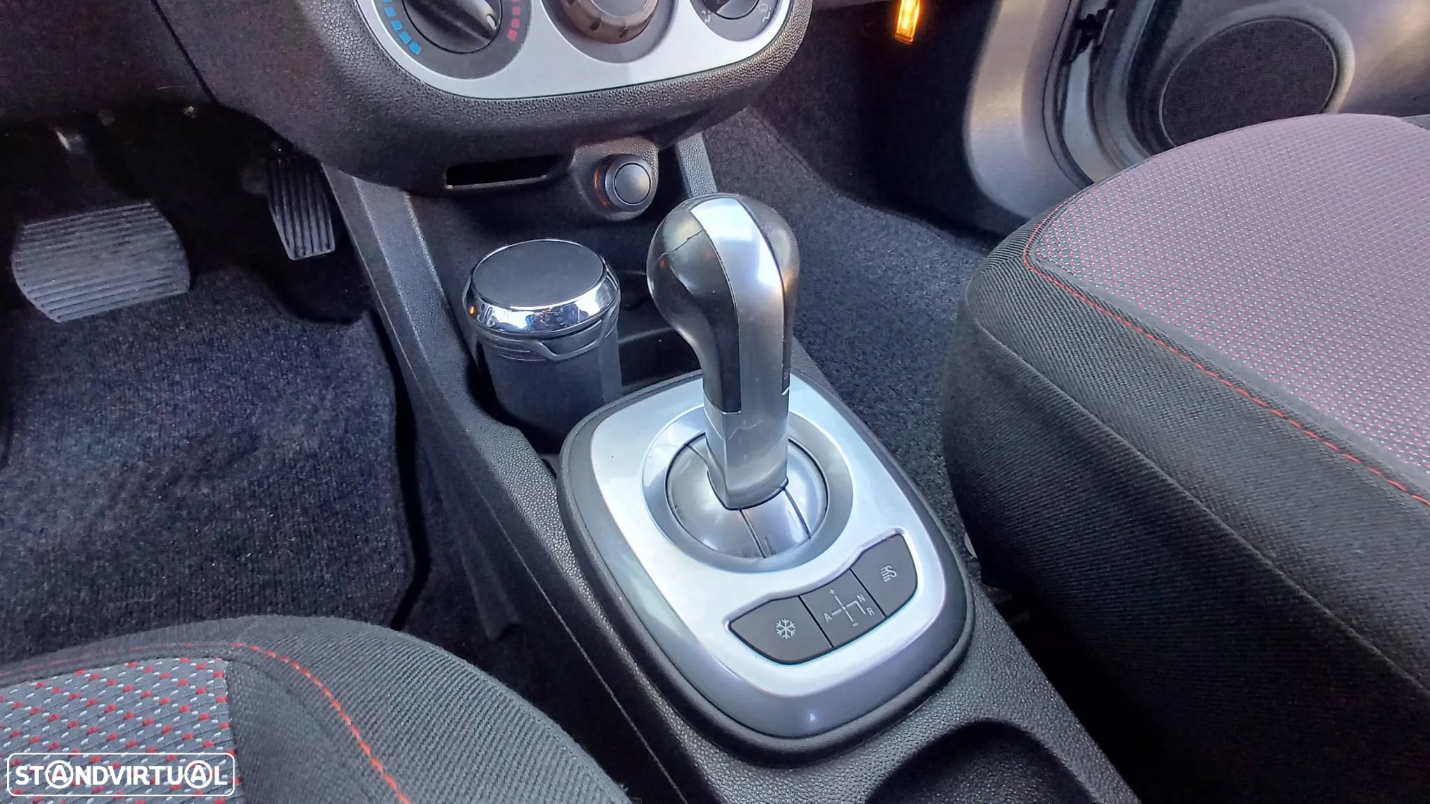 Opel Corsa 1.2 Twinport First Easytronic - 24