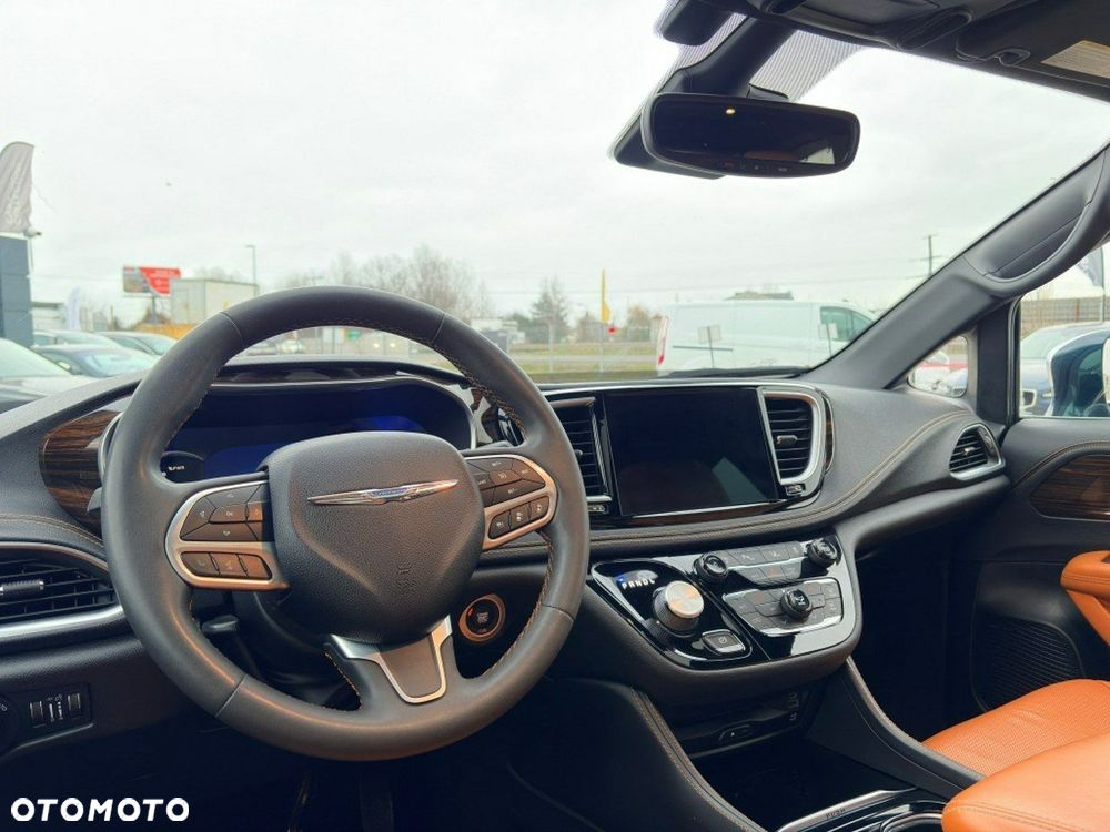 Chrysler Pacifica - 19