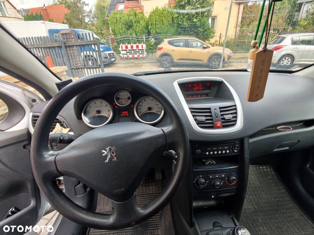 Peugeot 207 2009 photo 5