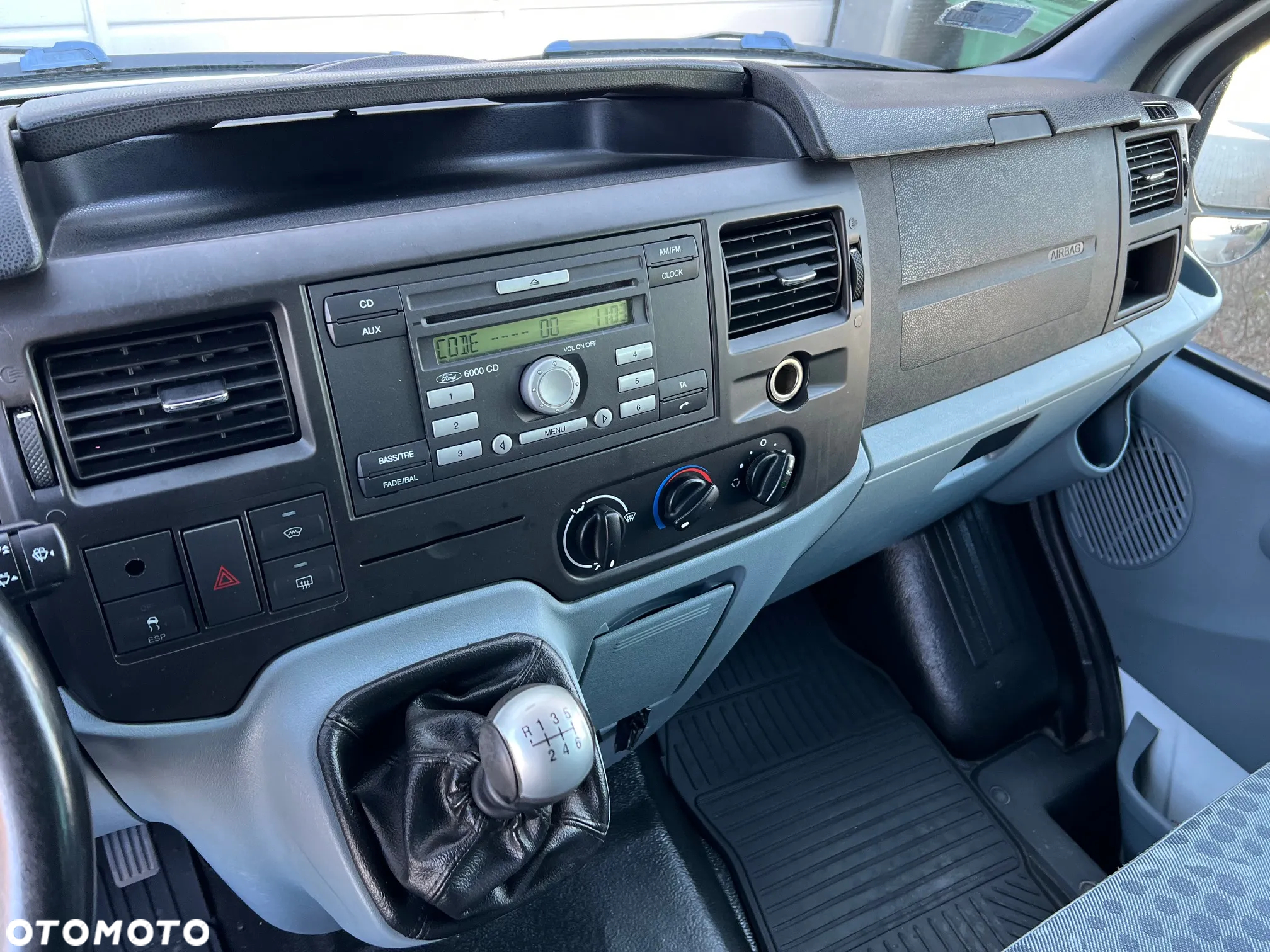 Ford Transit - 12