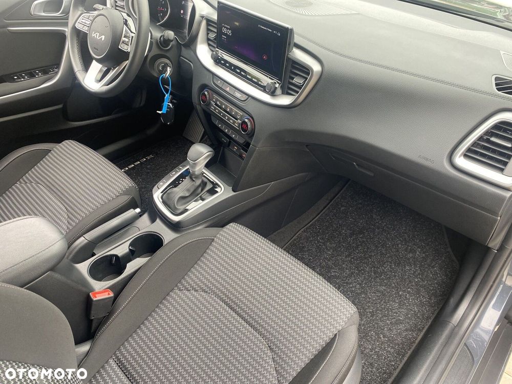 Kia XCeed - 16