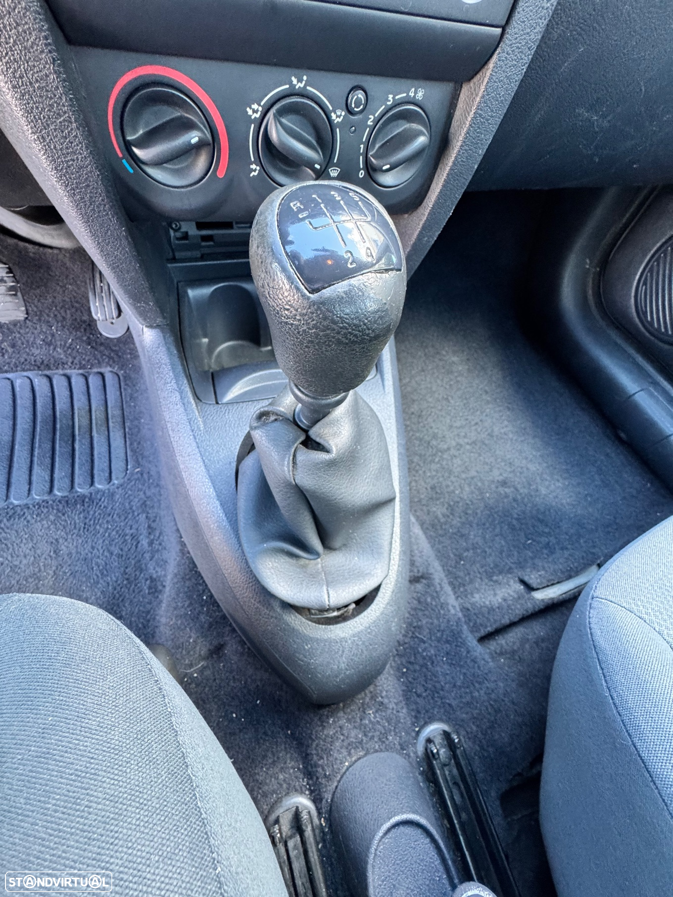 Renault Clio - 11