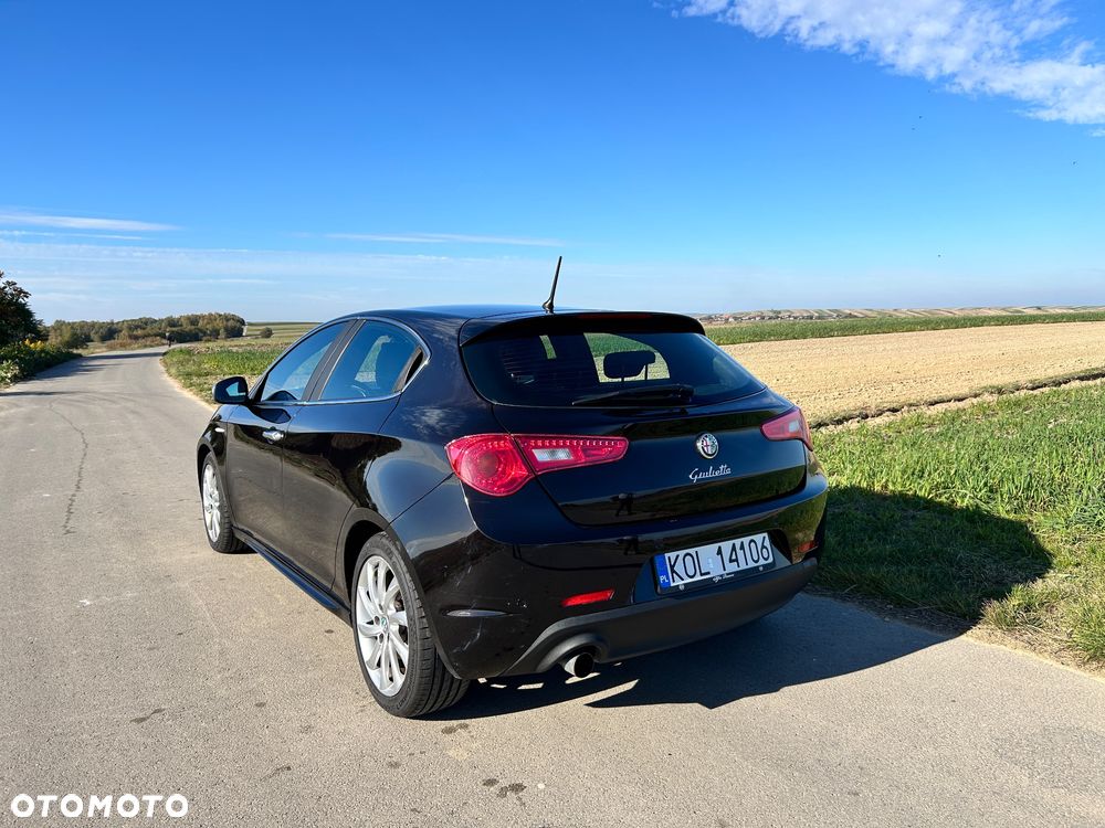 Alfa Romeo Giulietta 2013 photo 2
