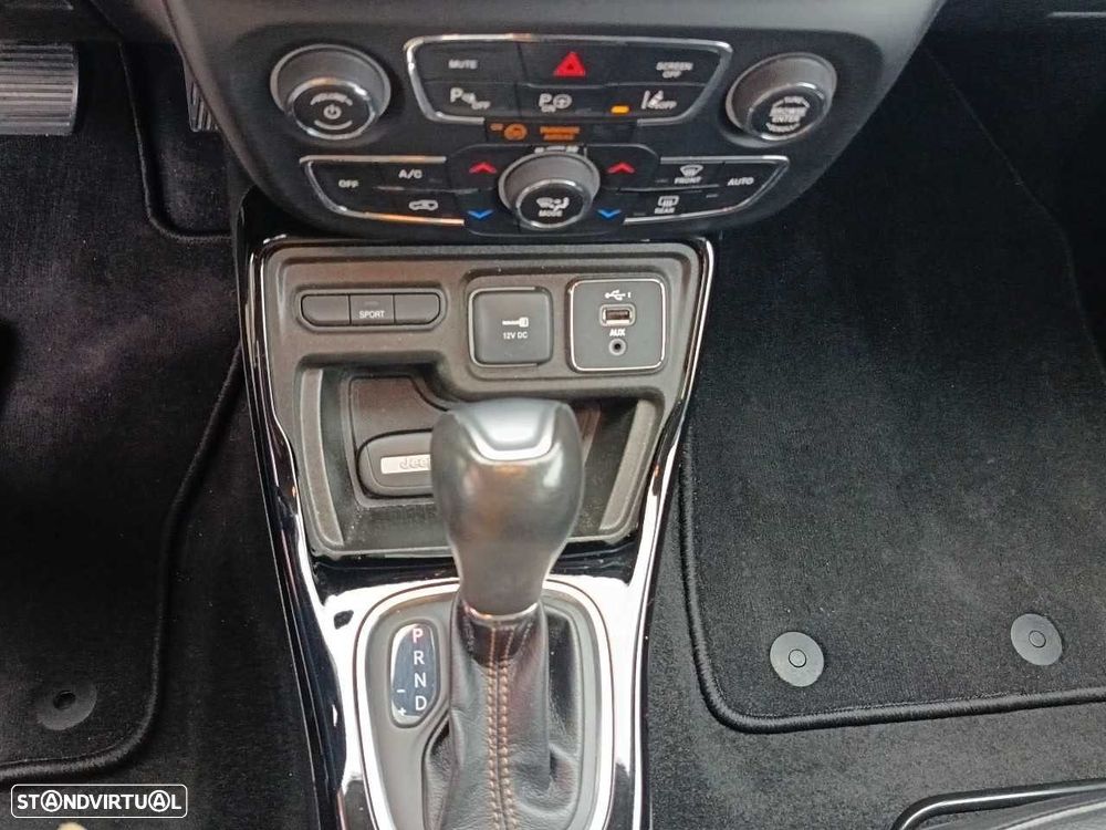 Jeep Compass 1.3 T Limited DCT - 16