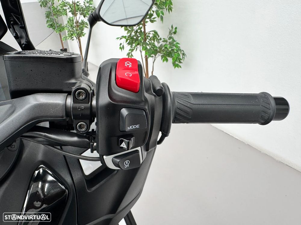 Yamaha TMAX 560 - 18