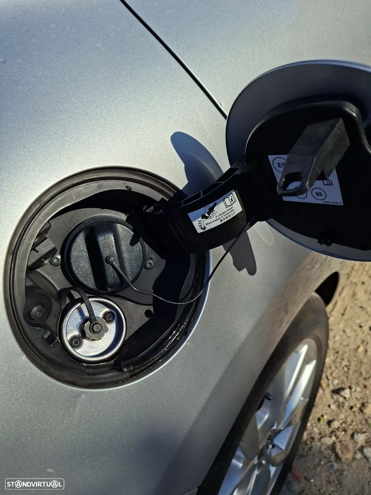 Renault Clio 0.9 TCe Limited Bi-Fuel - 10
