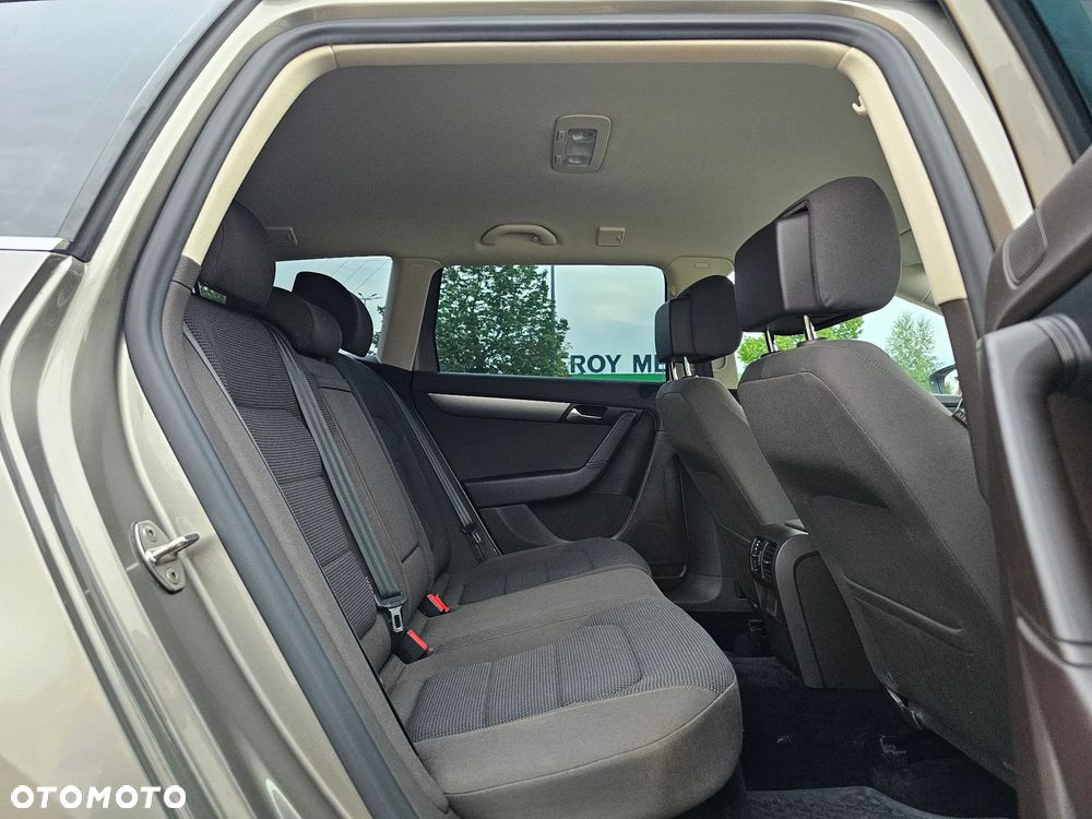 Volkswagen Passat Variant 2.0 TDI BlueMotion Technology Comfortline - 16
