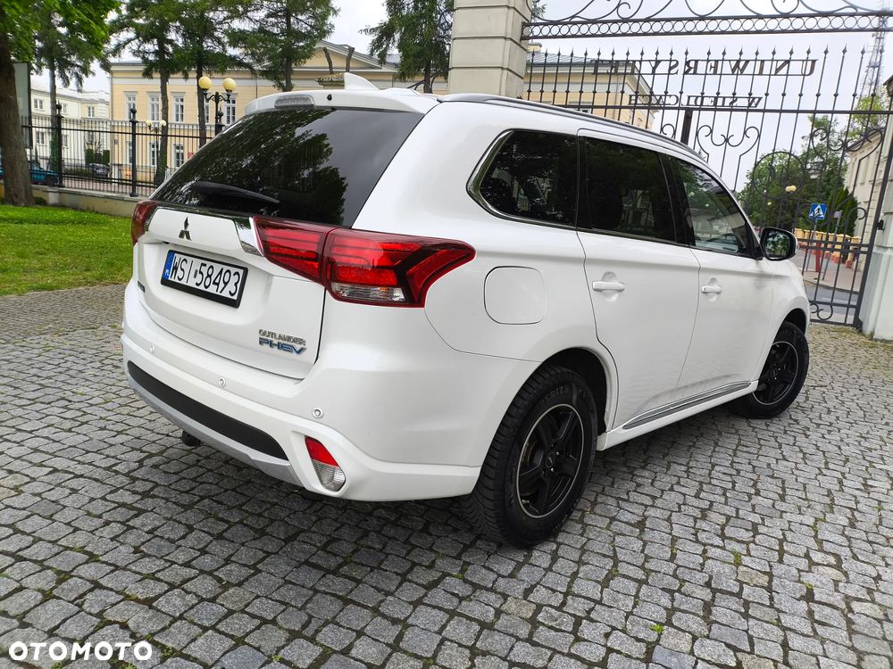 Mitsubishi Outlander 2.0 4WD Top - 9