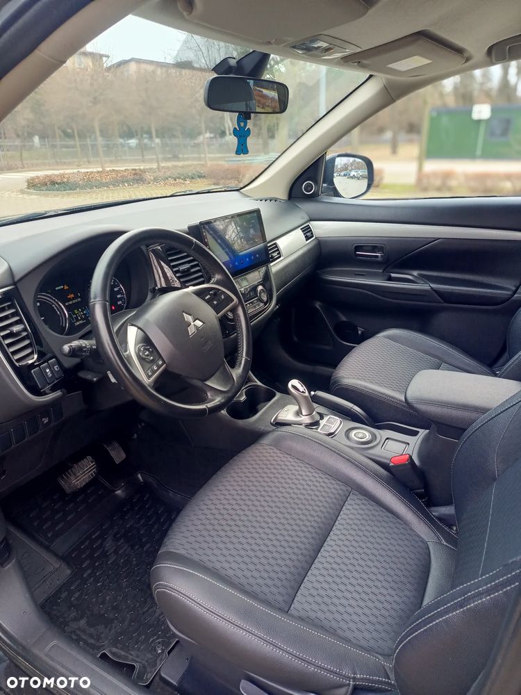 Mitsubishi Outlander 2.0 4WD Top - 7