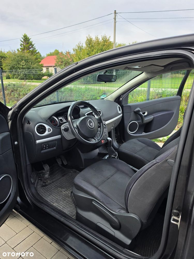 Renault Clio - 8