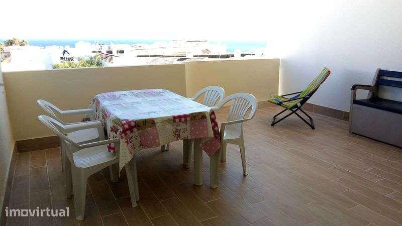 Apt com TERRAÇO, vista MAR e completamente EQUIPADO - Grande imagem: 4/10