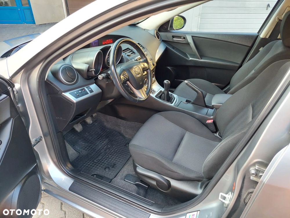 Mazda 3 1.6 Exclusive + - 7