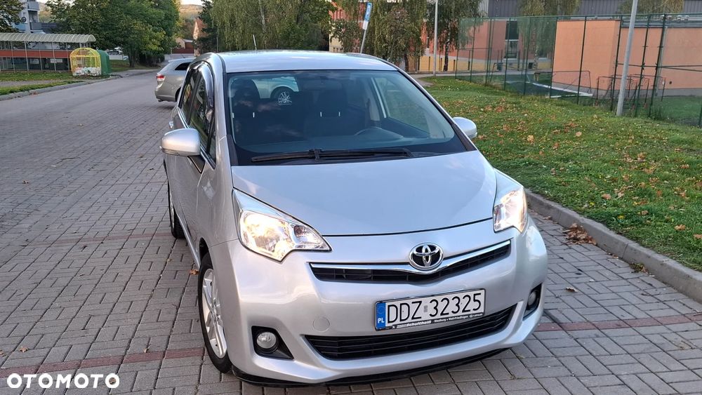 Toyota Verso-S 2012 photo 4