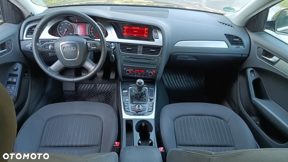 Audi A4 Limousine - 6