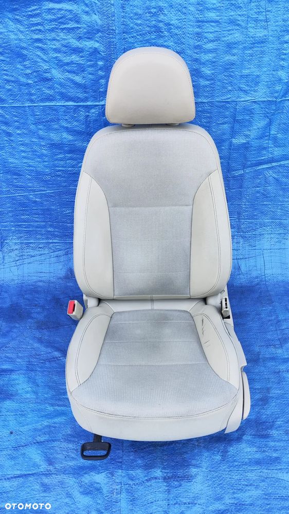 FOTEL LEWY PRZÓD PÓŁSKÓRA PÓŁ SKÓRA BEŻOWY KREMOWY NAPINACZ DOPINACZ ZAPINKA PASA OSŁONA OPEL INSIGNIA A EUROPA - 1