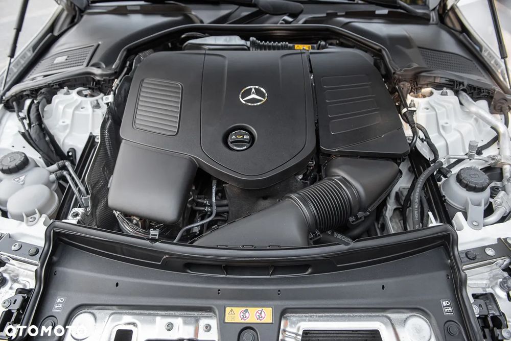 Mercedes-Benz Klasa C 180 mHEV AMG - 23