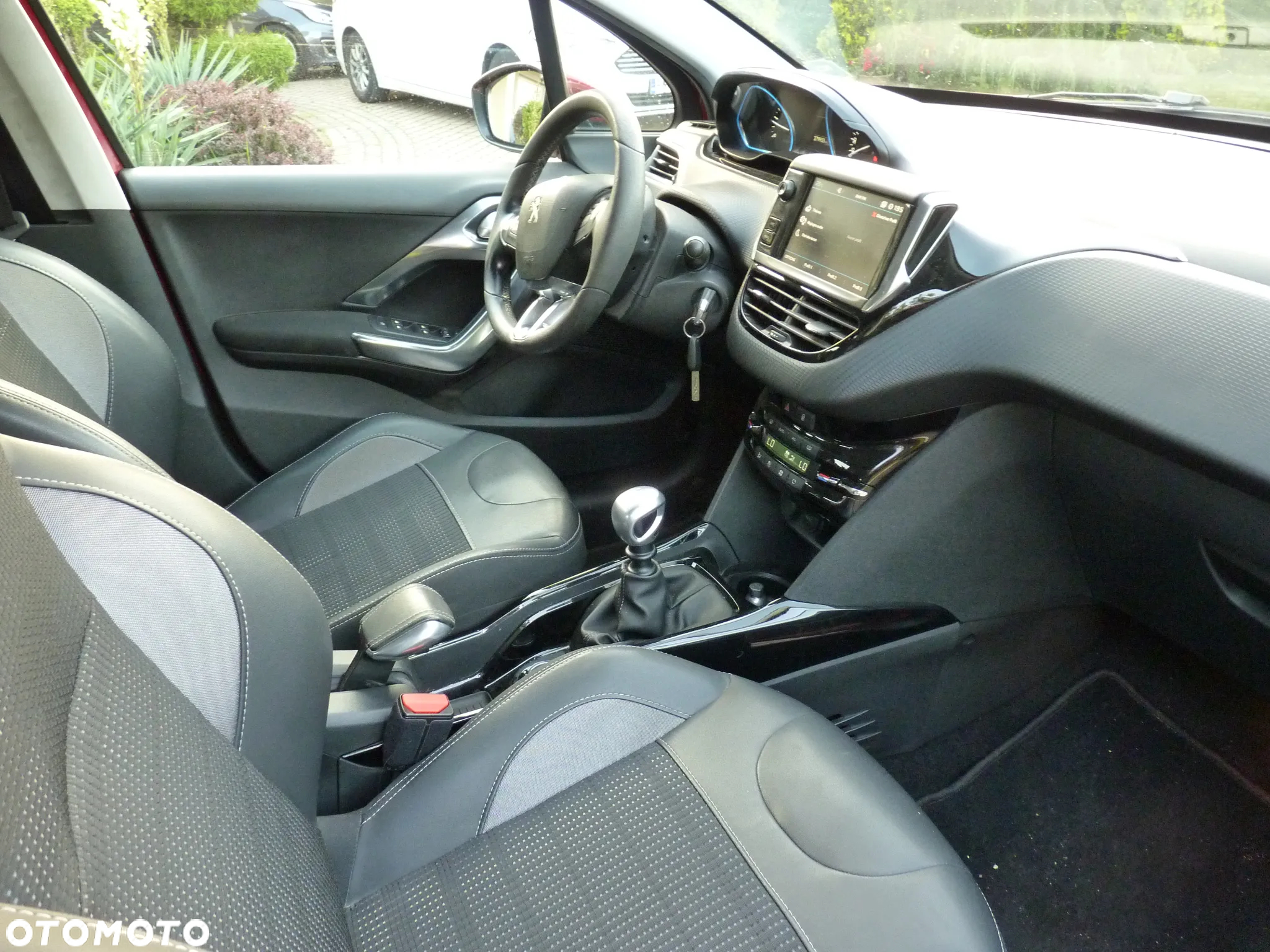 Peugeot 2008 1.5 BlueHDi Allure - 5