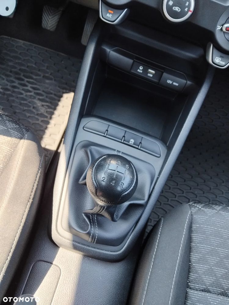 Kia Rio 1.2 M - 13