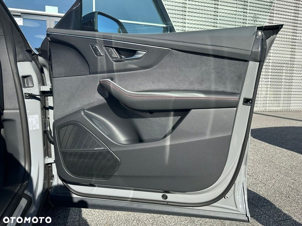 Audi RS Q8 - 30