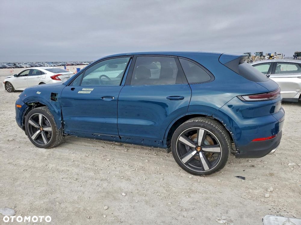 Porsche Cayenne - 4