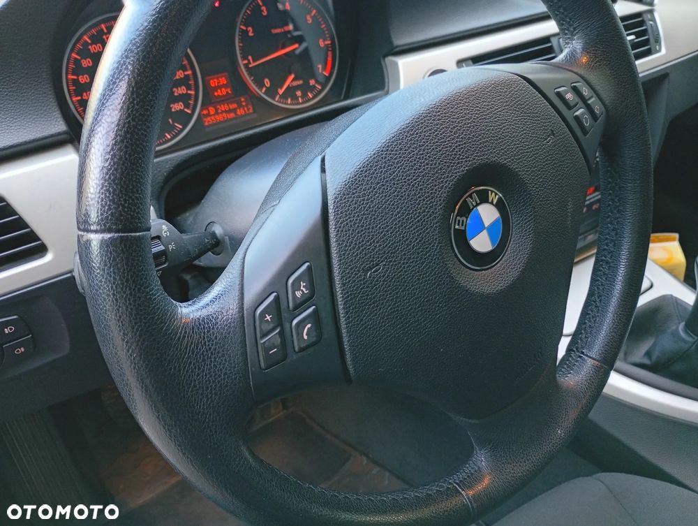 BMW Seria 3 - 35