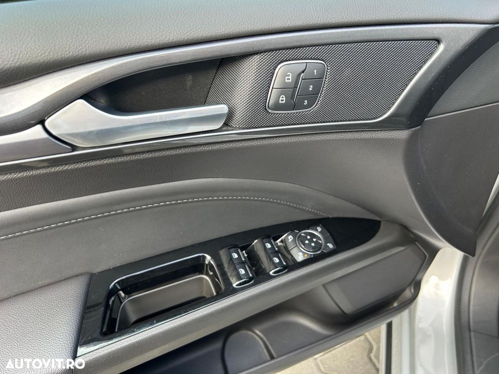 Ford Mondeo 2.0 HEV Titanium - 16