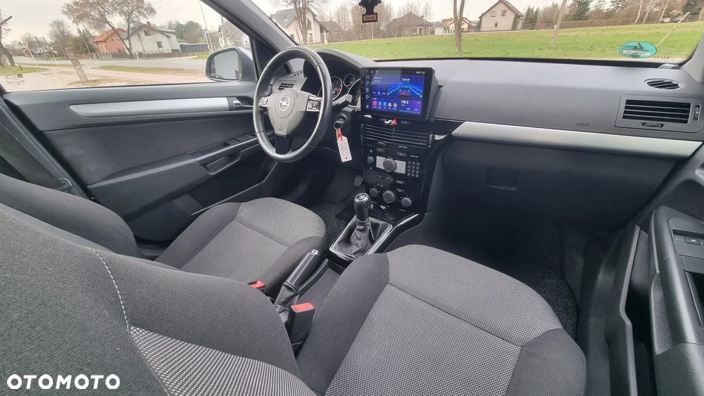 Opel Astra 1.6 Sport - 18