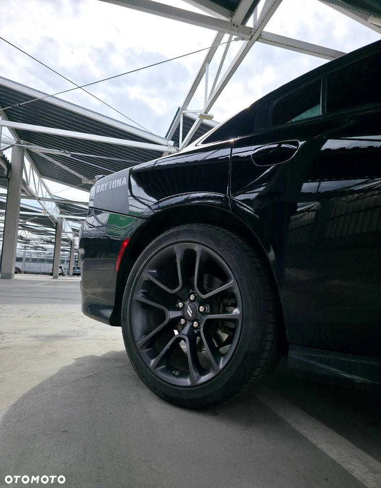 Dodge Charger 5.7 R/T Daytona - 12